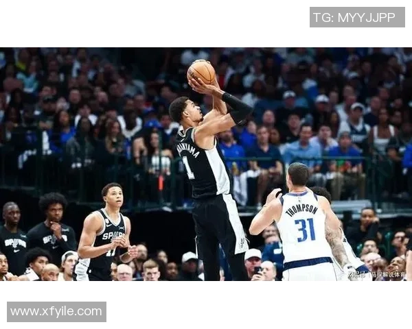 达拉斯独行侠与马刺的激烈对决展现篮球魅力与团队精神